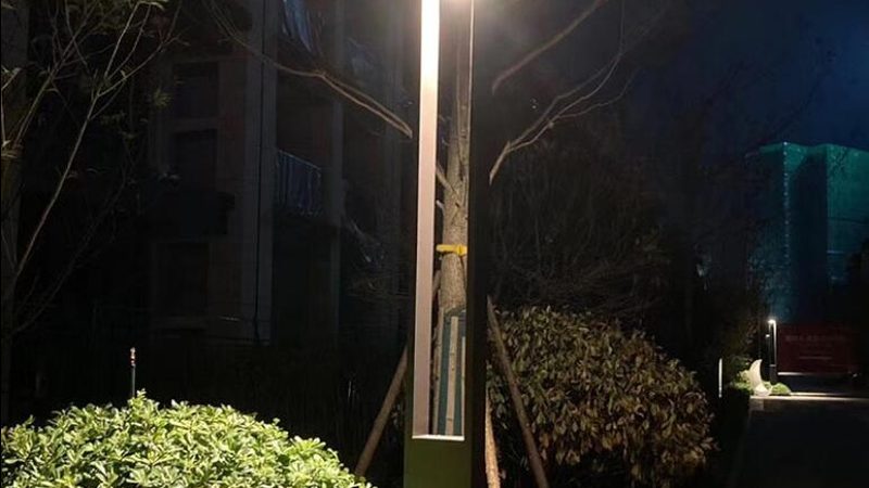 室内灯具材质选择，如何兼顾美观与实用？**